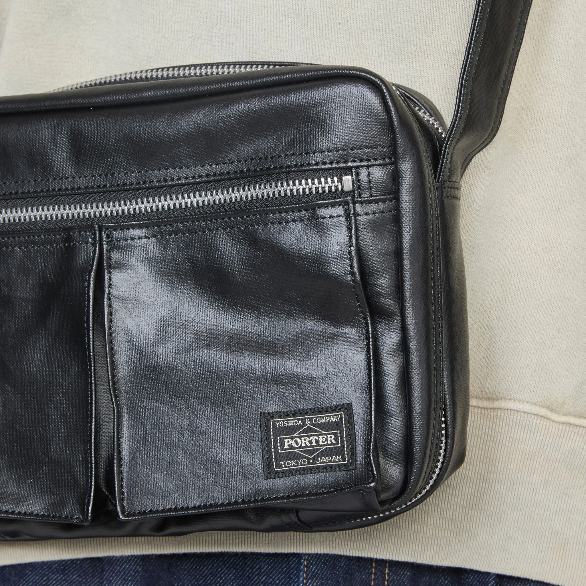 Free Style Shoulder Bag Black (S)