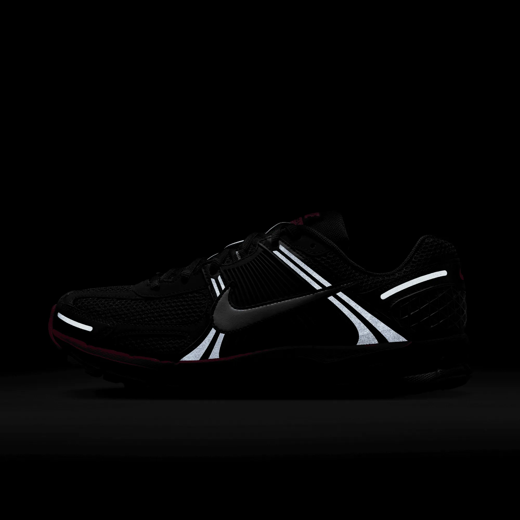 Nike Men's Zoom Vomero 5 Shoes