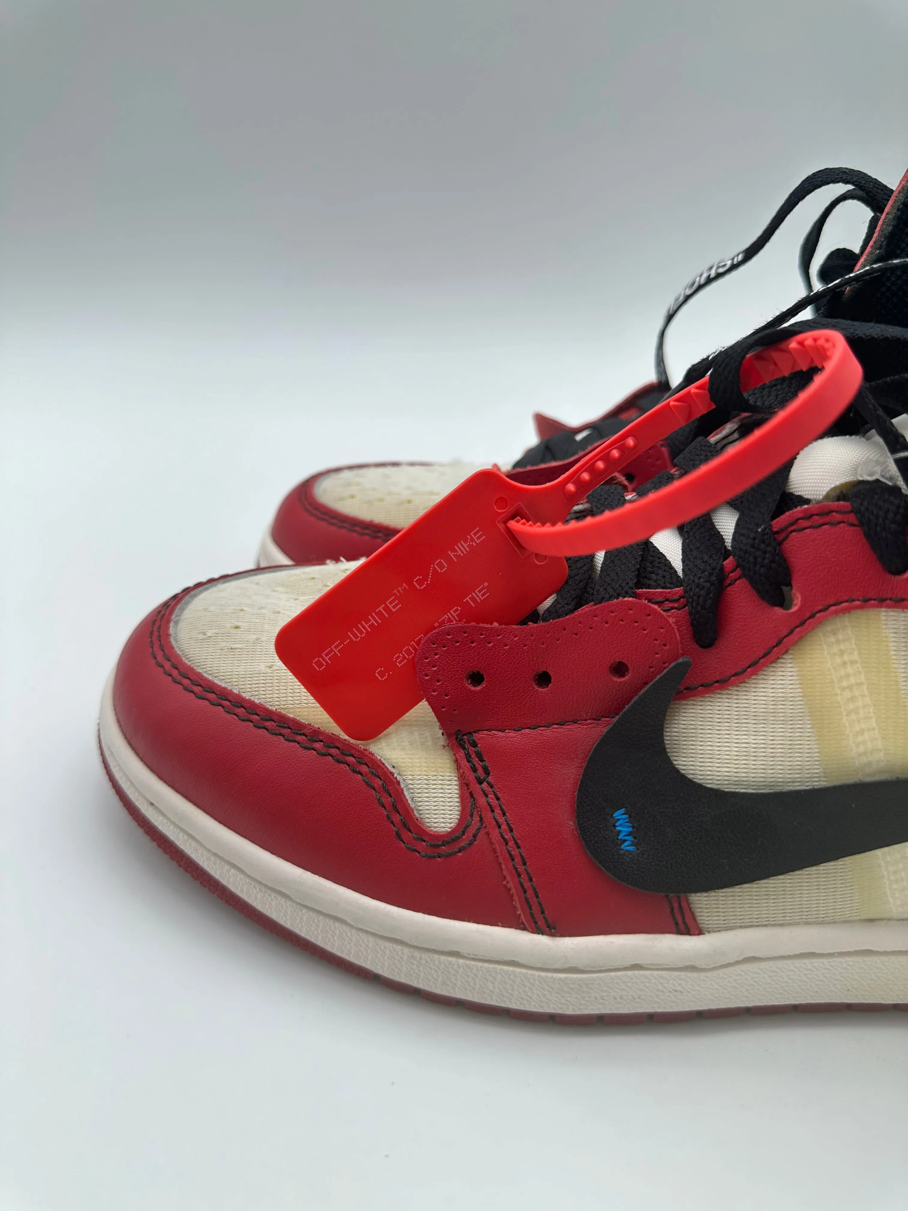 Sneakers Off-White X Nike Air Jordan 1 Chicago
