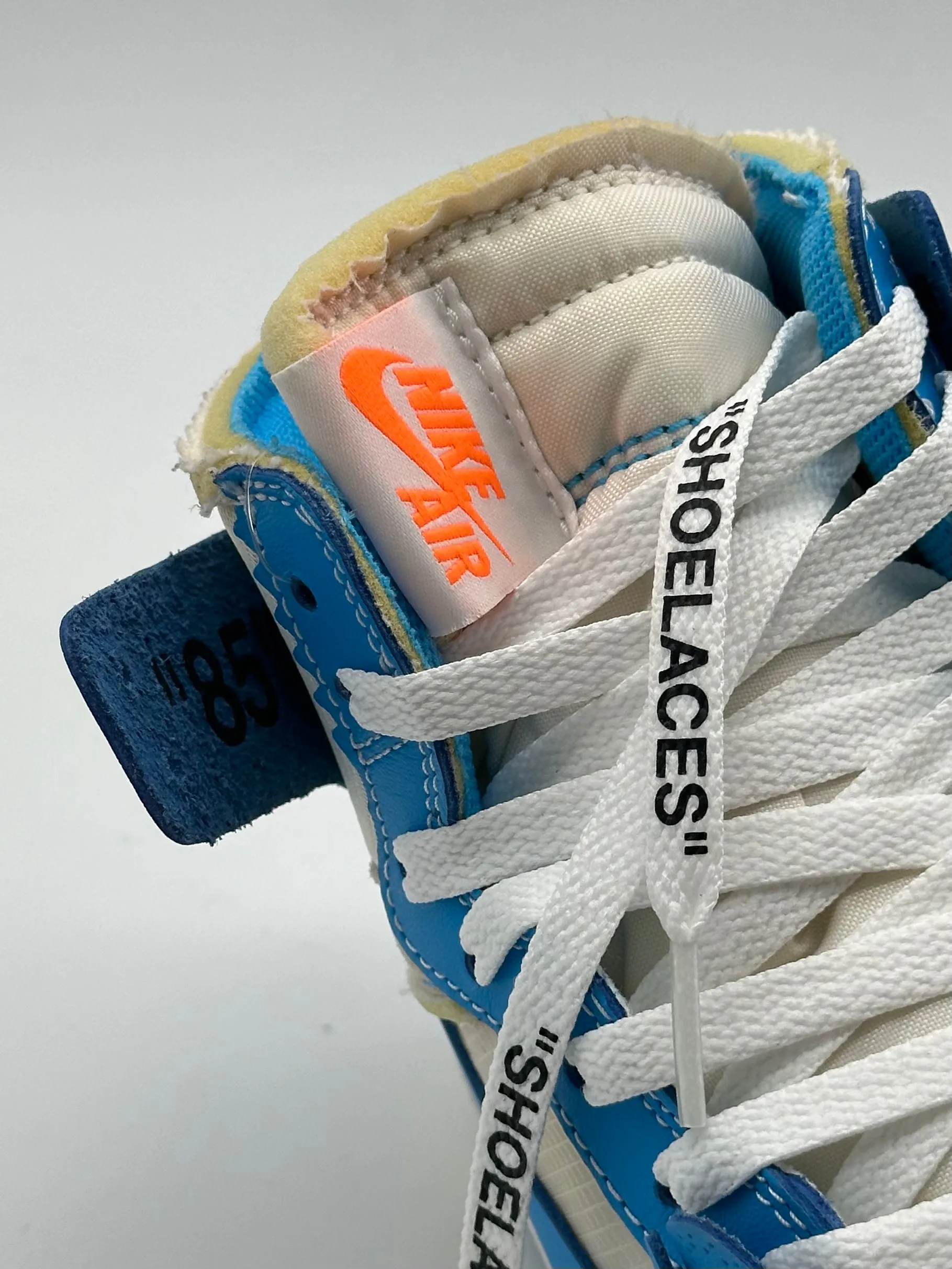 Sneakers Off-White X Nike Air Jordan 1 University Blue